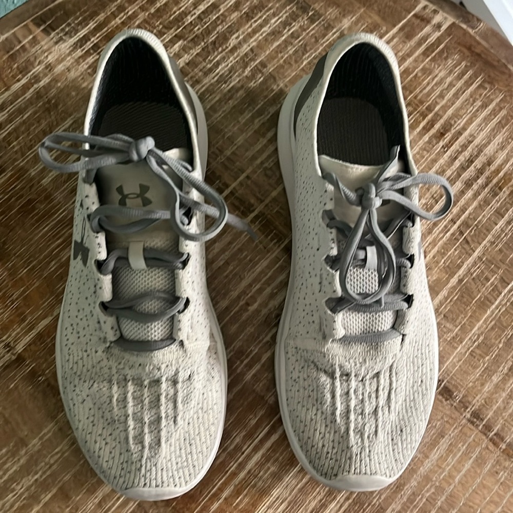 Under armor, speed, foam shoes